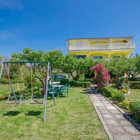 Apartments Boza Lopar Buitenkant foto
