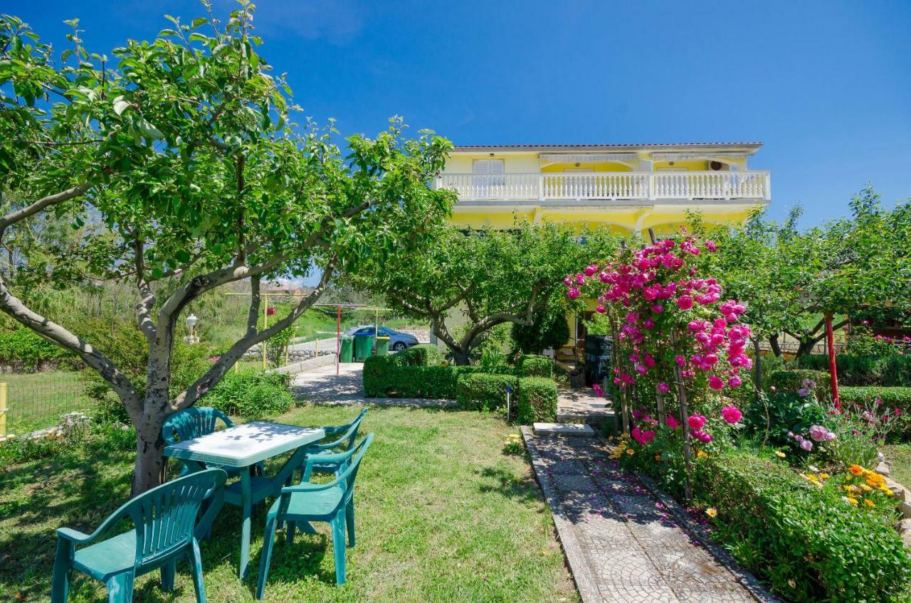 Apartments Boza Lopar Buitenkant foto