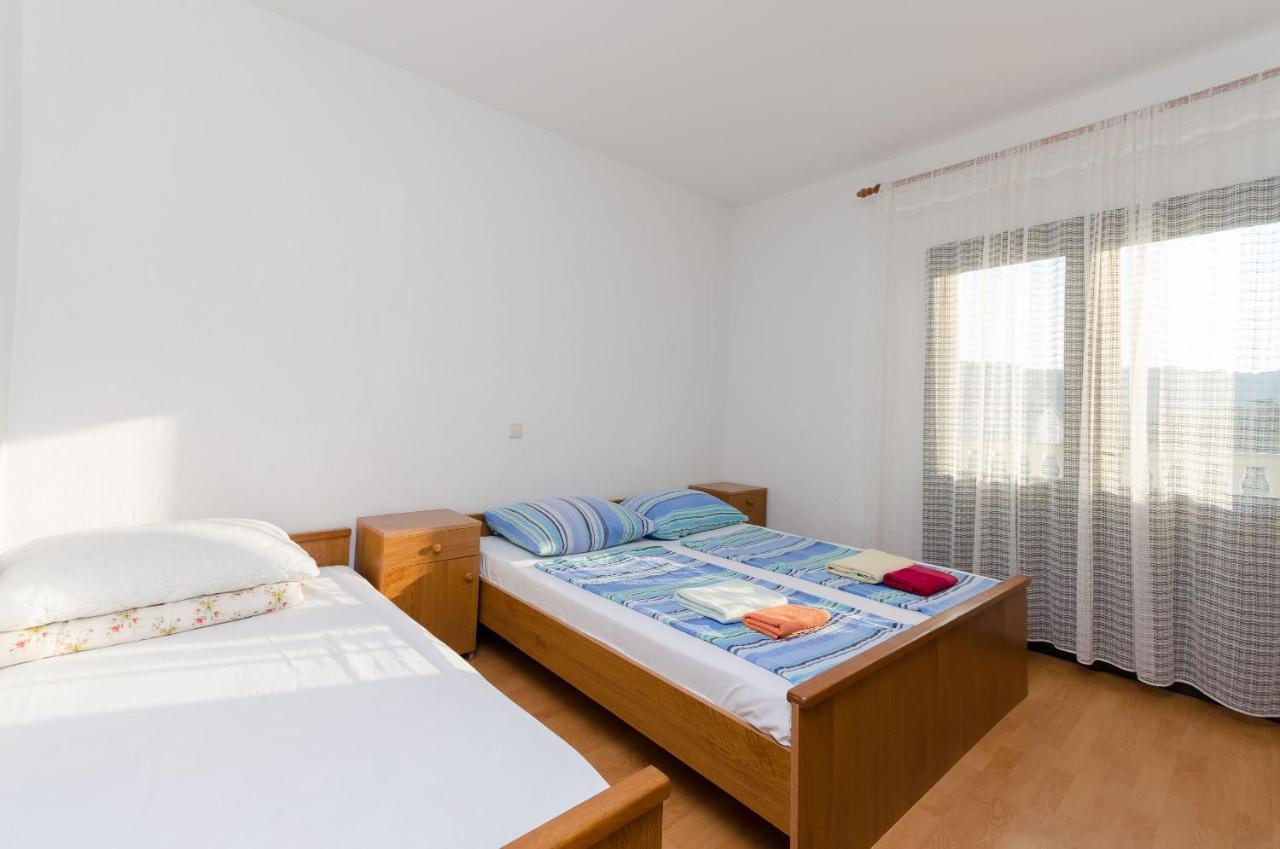 Apartments Boza Lopar Buitenkant foto